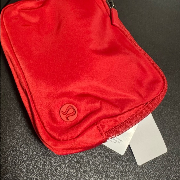 lululemon athletica Handbags - Lululemon Everywhere Belt Bag